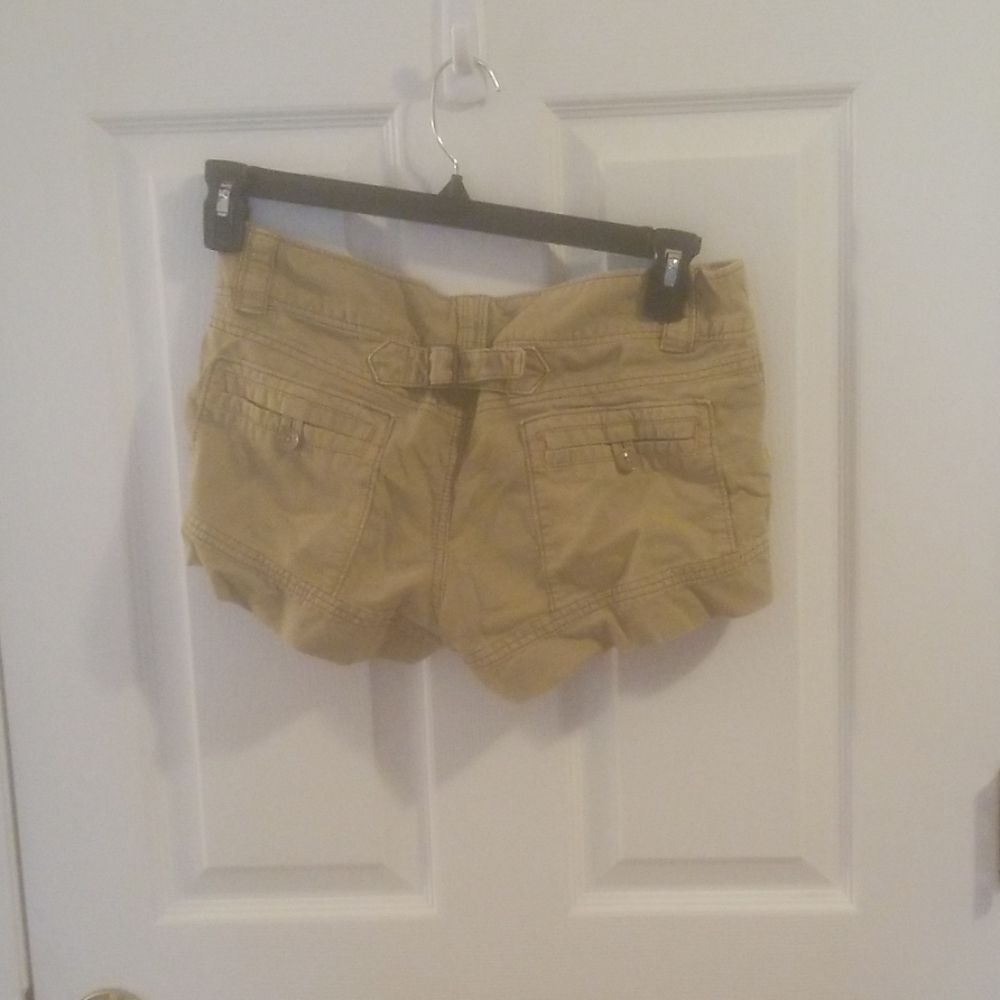 Shorts - Picture 3 of 3